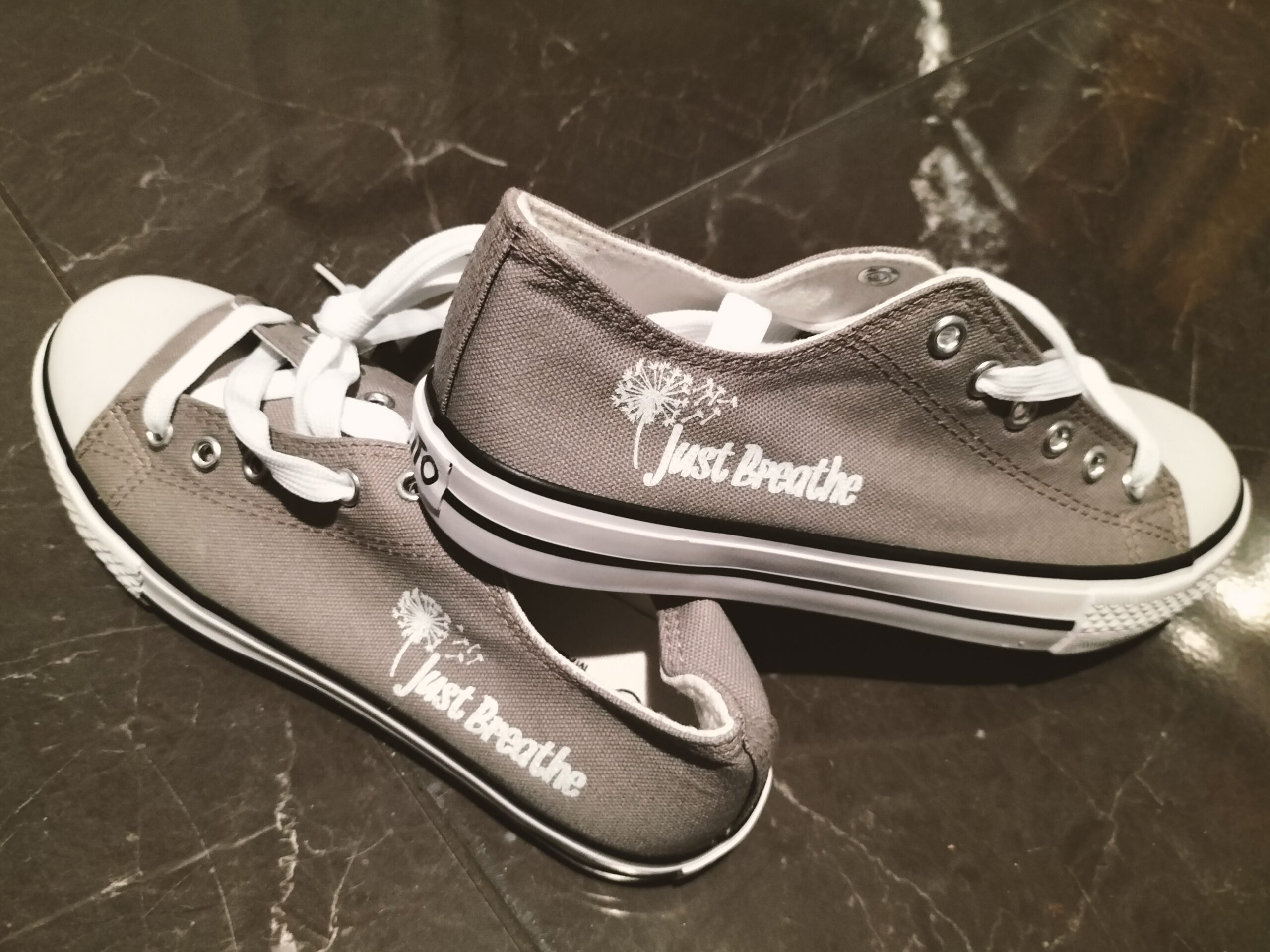 Custom print sneakers - Image 11