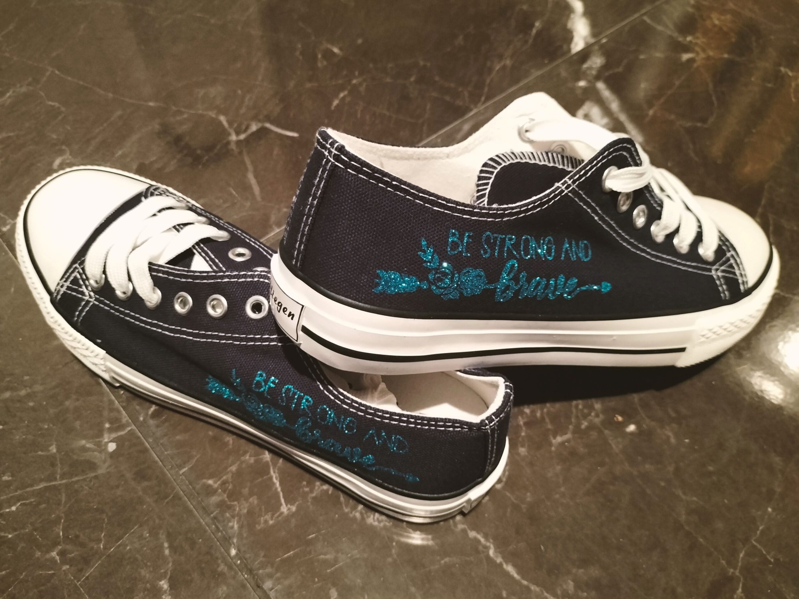 Custom print sneakers - Image 9