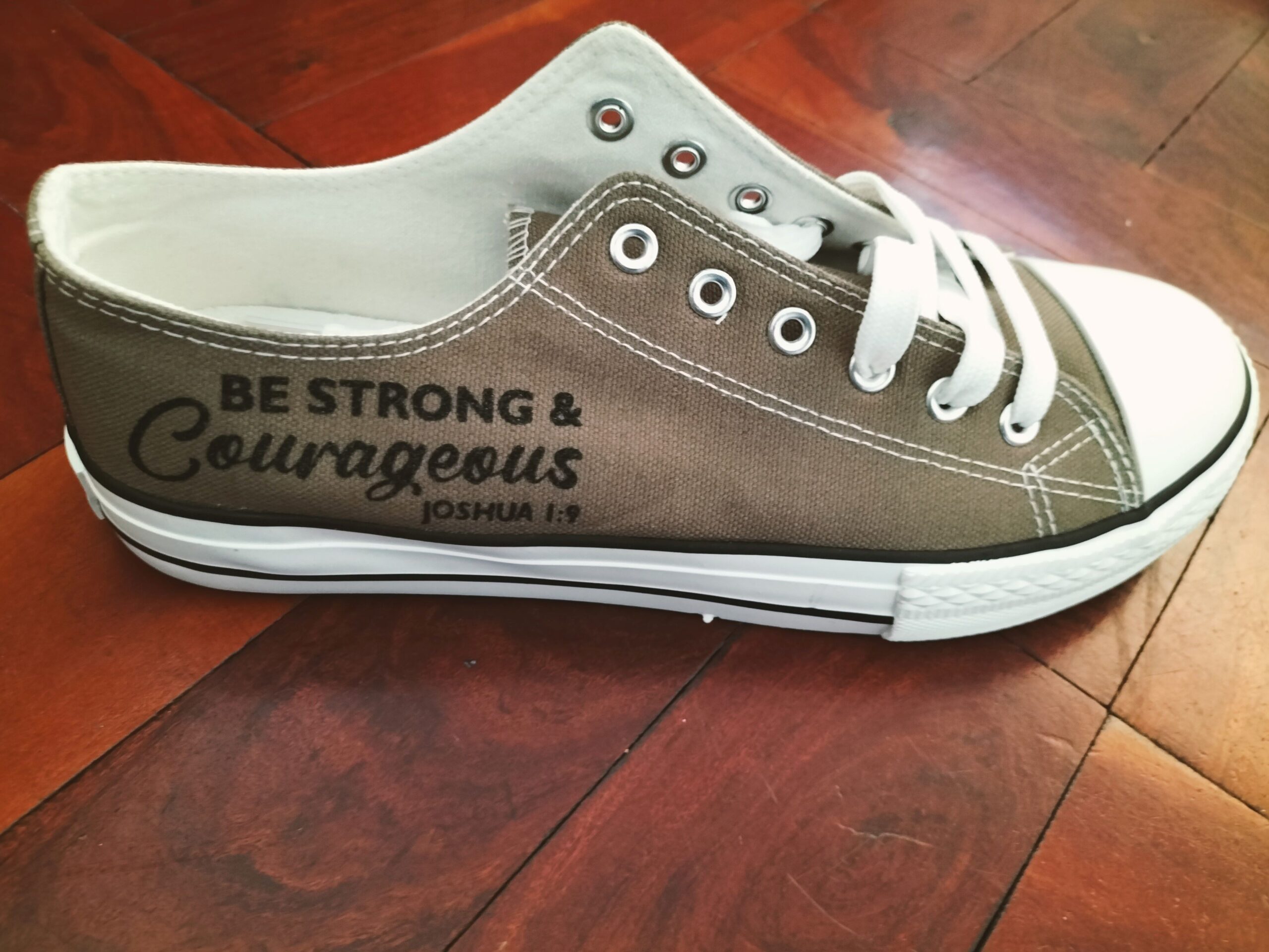 Custom print sneakers - Image 5